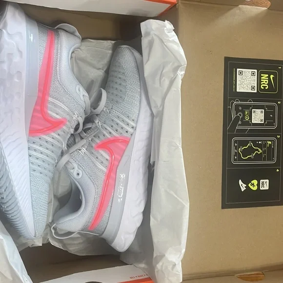 Nike React Infinity Run Flyknit 2 Women’s Running Sneaker - NIB - Size 6 - Picture 5 of 6